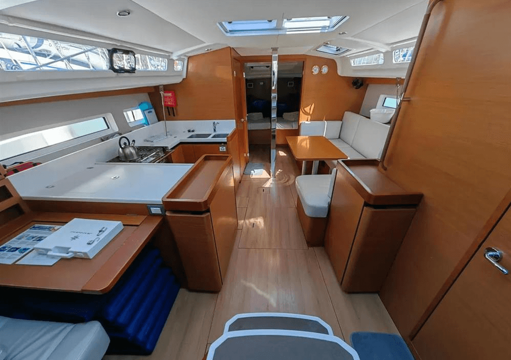 Sun Odyssey 440 - 4 cab., picture 5