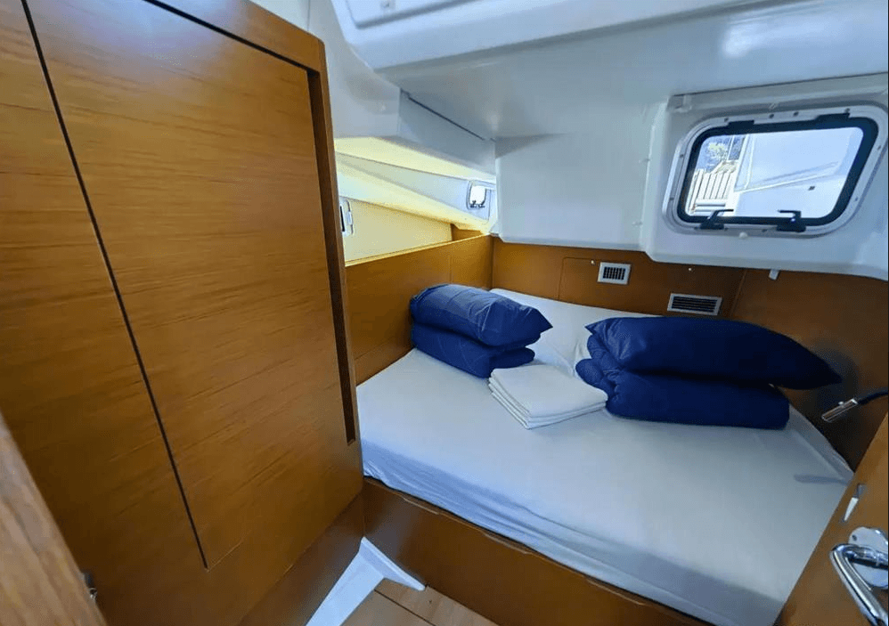 Sun Odyssey 440 - 4 cab., picture 11
