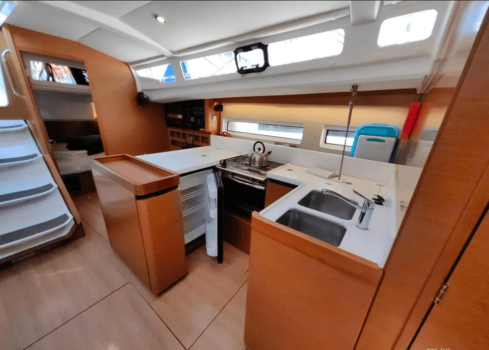 Sun Odyssey 440 - 4 cab., picture 10