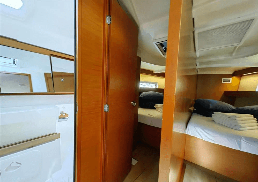 Sun Odyssey 440 - 4 cab., picture 16