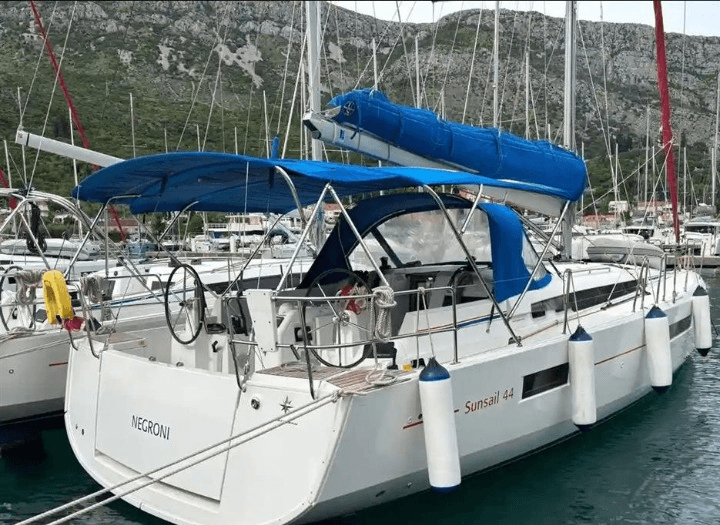 Sun Odyssey 440 - 4 cab., picture 3