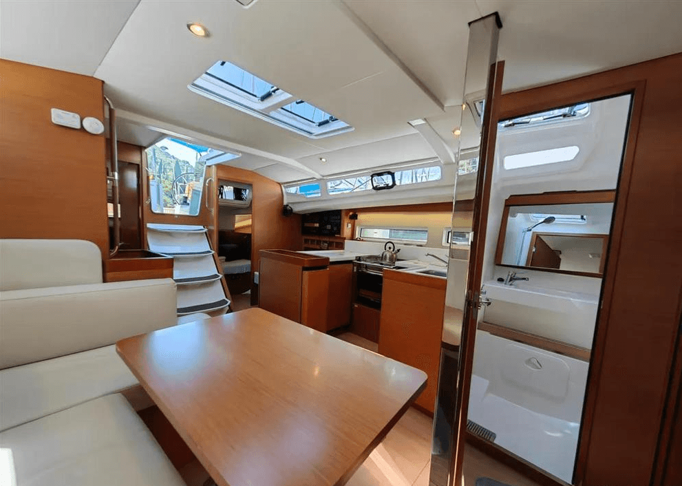 Sun Odyssey 440 - 4 cab., picture 7
