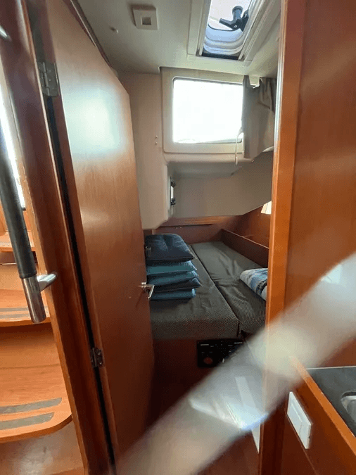 Oceanis 41.1, picture 10