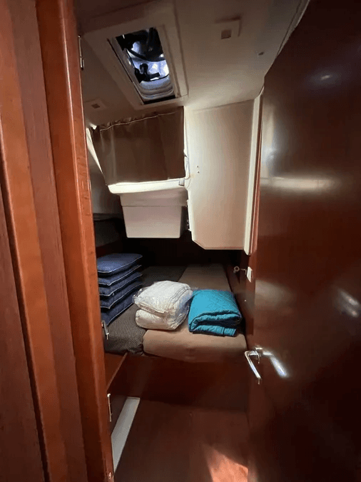 Oceanis 41.1, picture 9