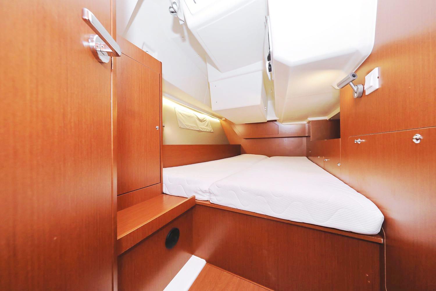 Oceanis 41.1, picture 11