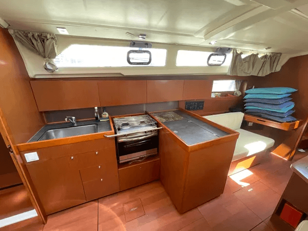 Oceanis 41.1, picture 23