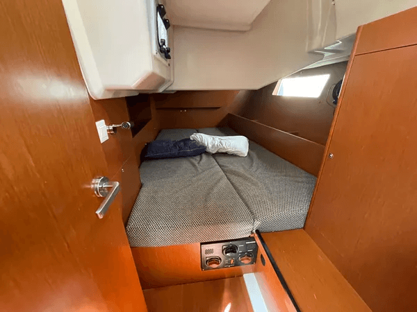 Oceanis 41.1, picture 29