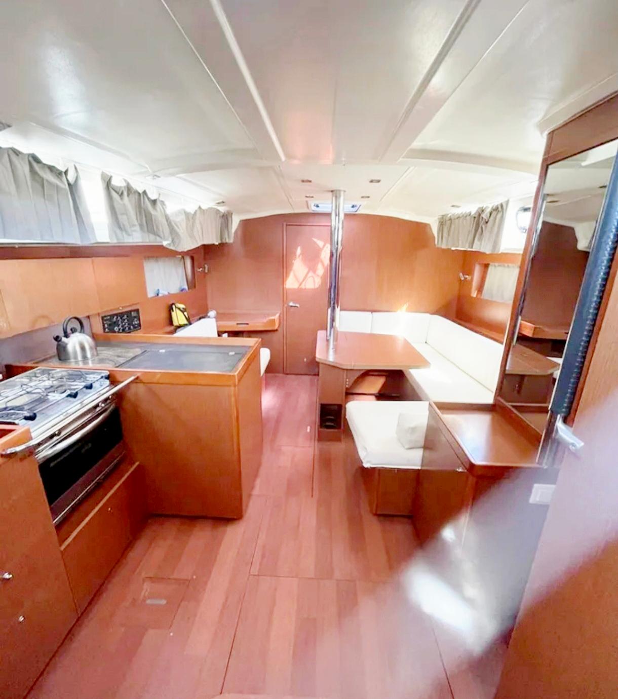 Oceanis 41.1, picture 3