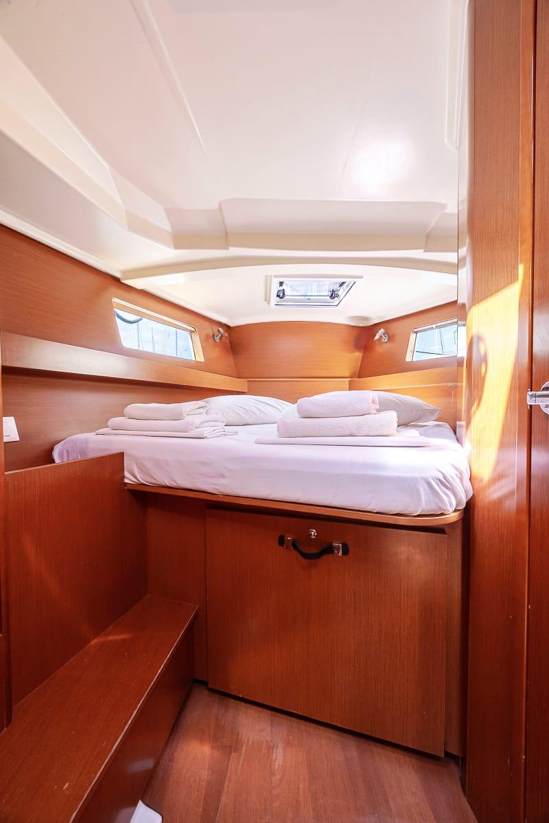 Oceanis 41.1, picture 10