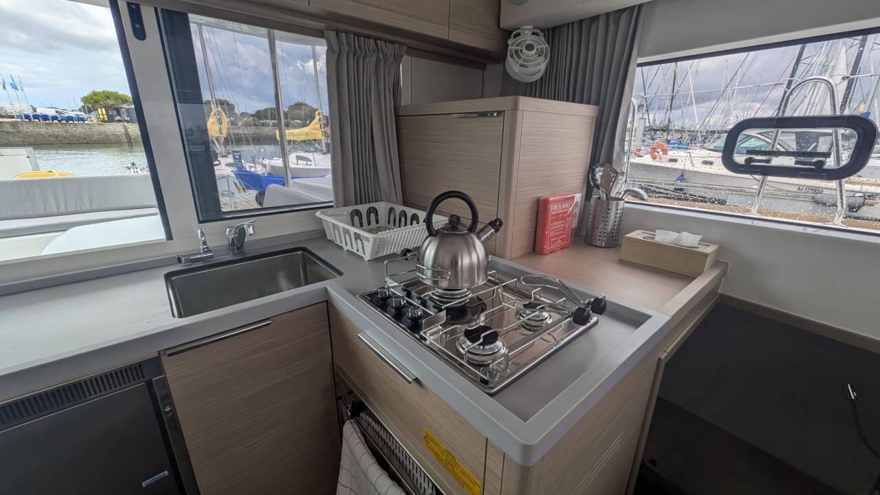 Lagoon 40 - 3 + 2 cab, picture 7