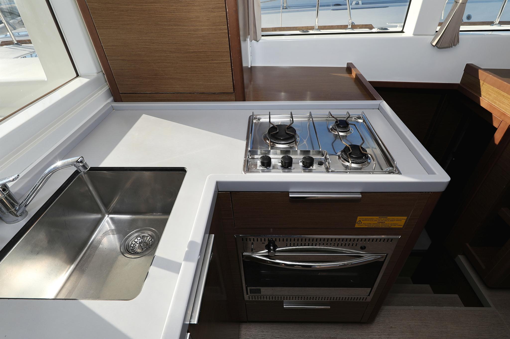 Lagoon 40 - 4 + 2 cab, picture 21