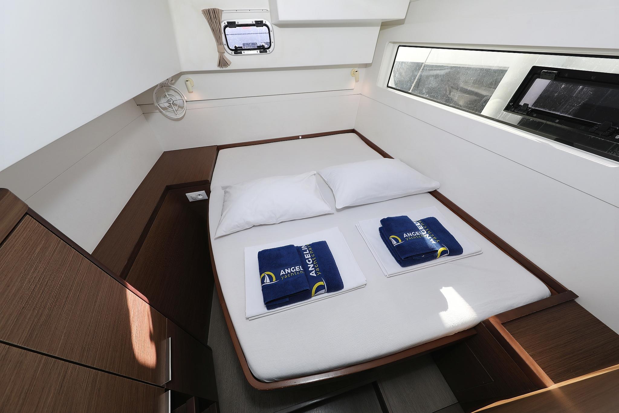 Lagoon 40 - 4 + 2 cab, picture 24