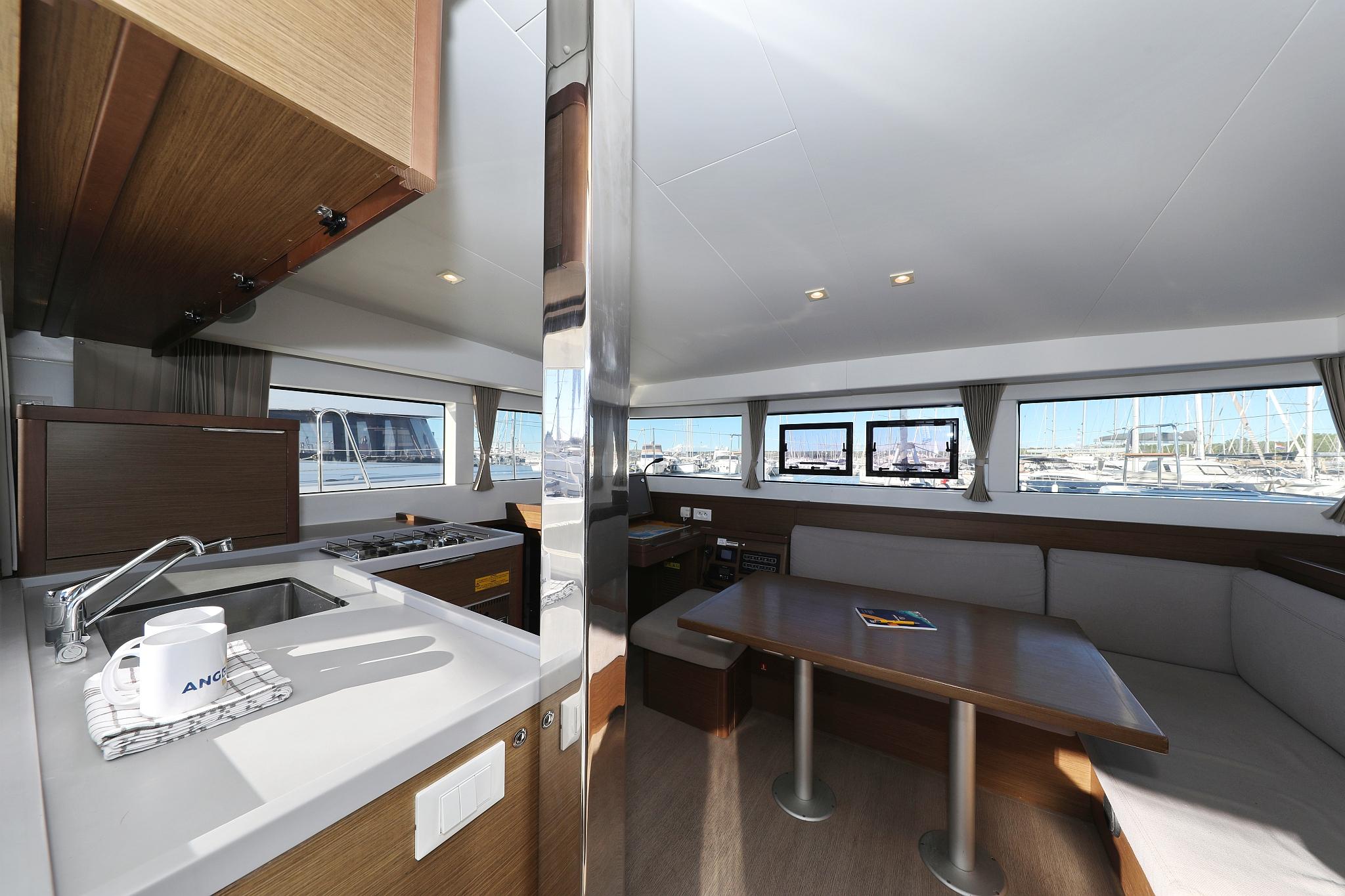 Lagoon 40 - 4 + 2 cab, picture 13