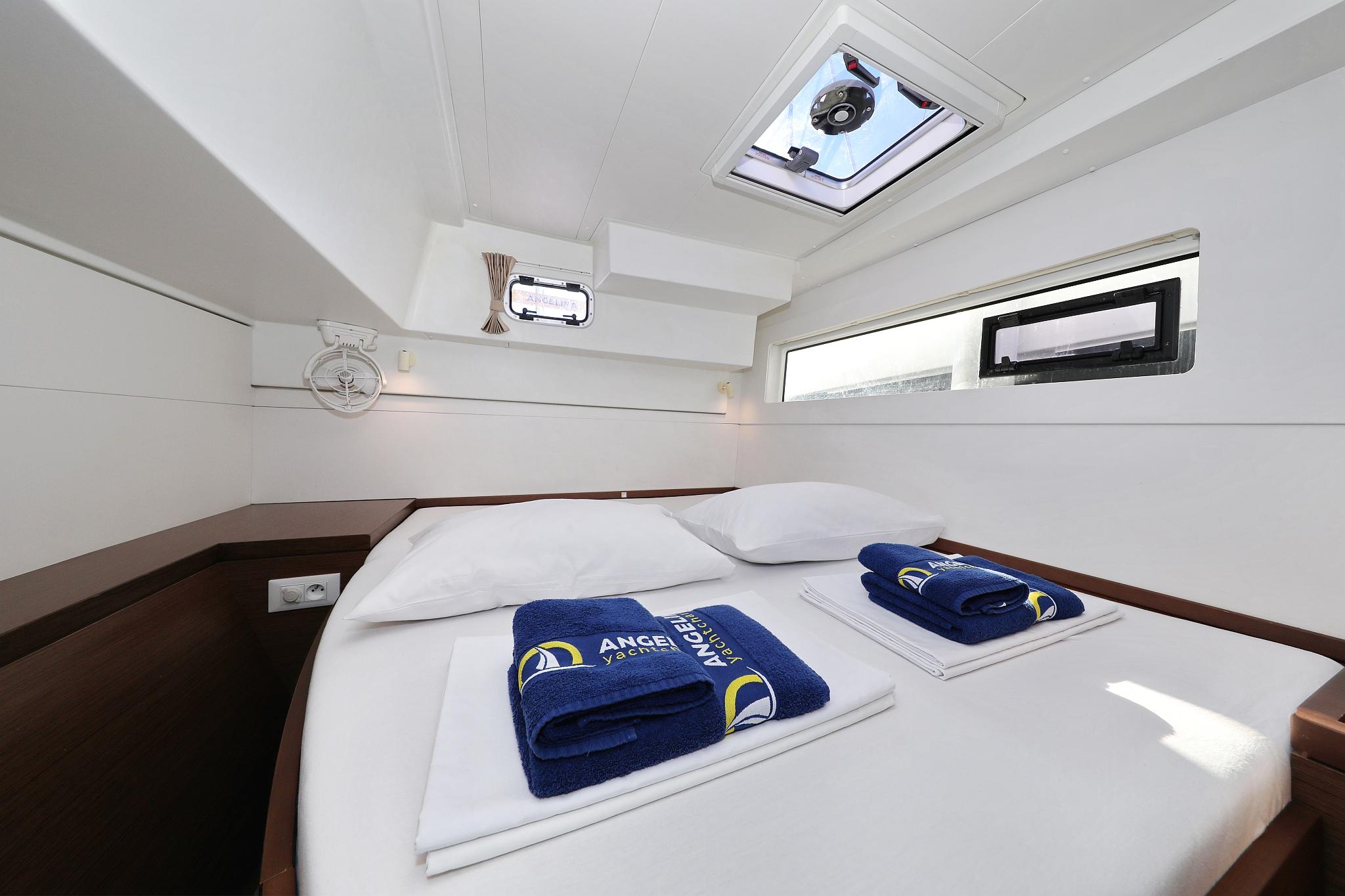 Lagoon 40 - 4 + 2 cab, picture 25