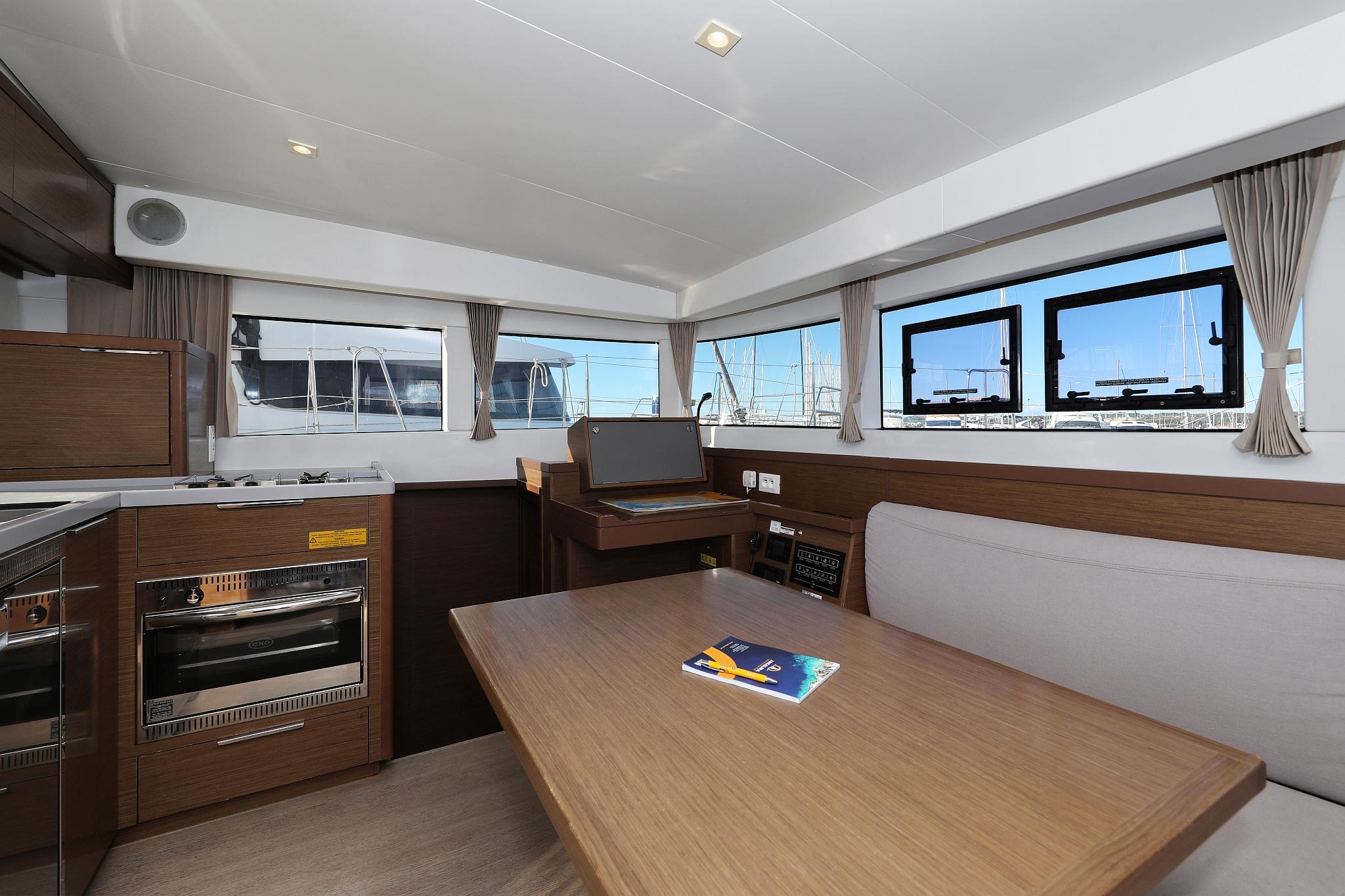 Lagoon 40 - 4 + 2 cab, picture 14