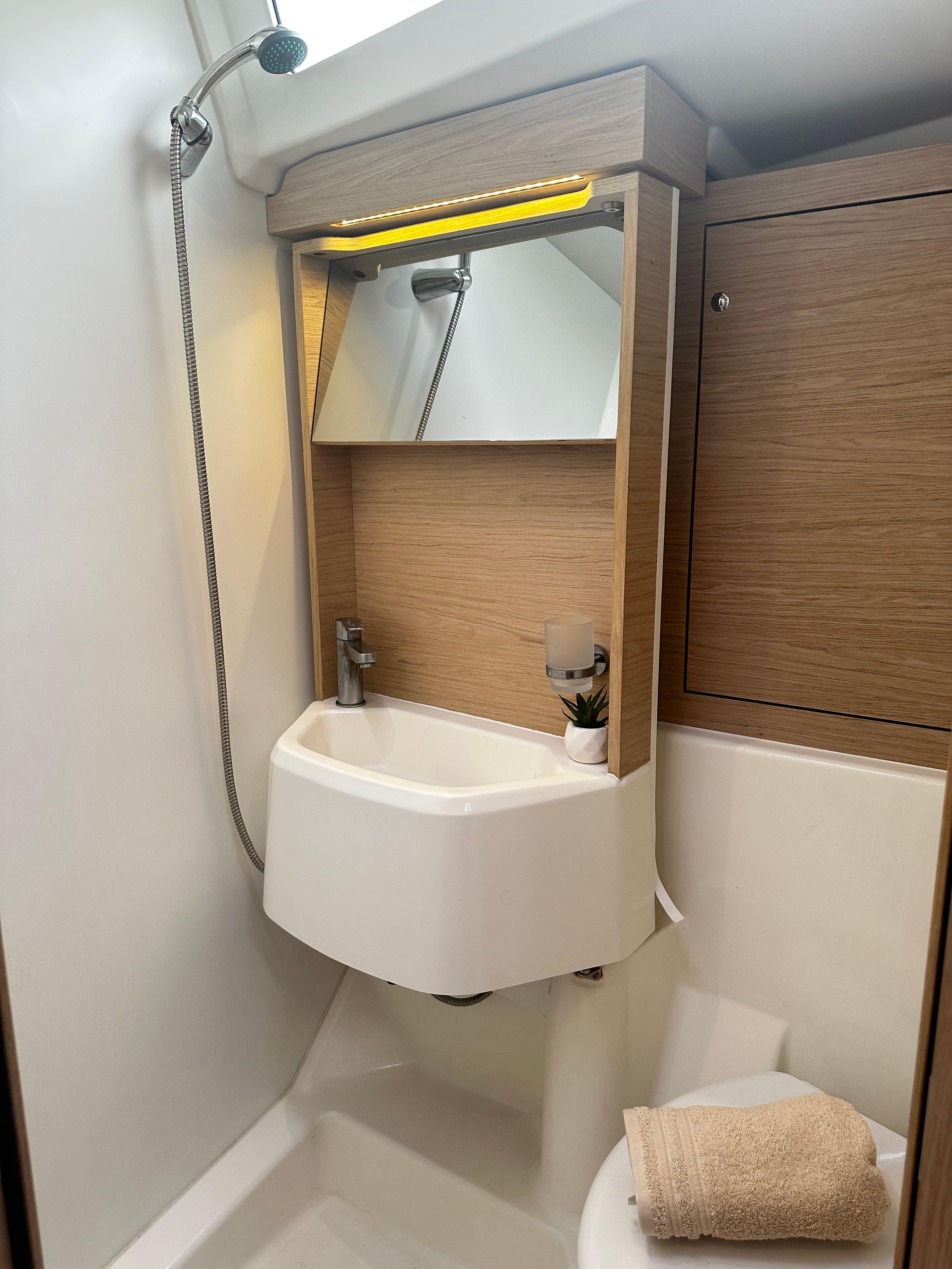 Oceanis 51.1, picture 15