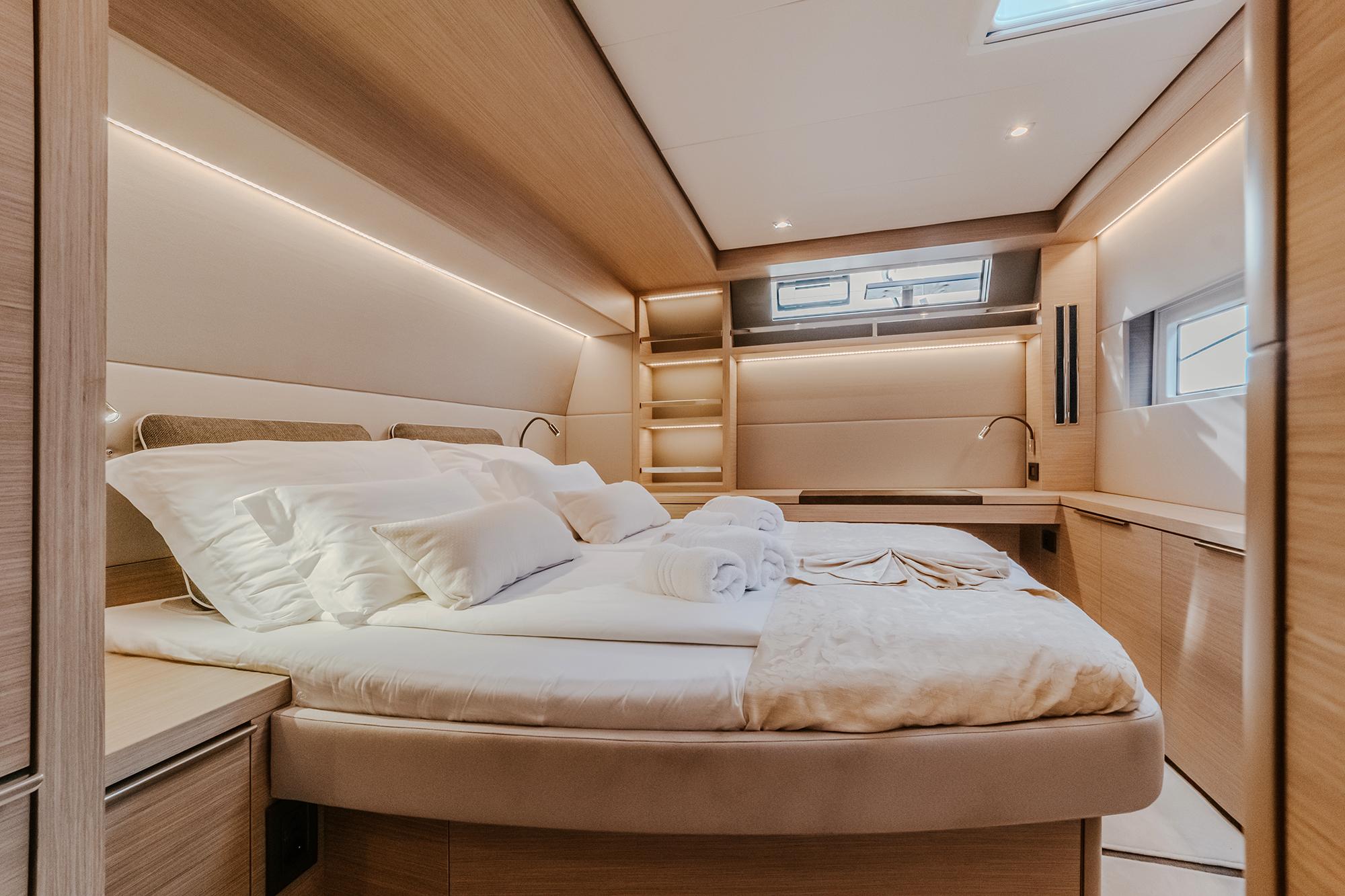 Lagoon 55 - 5 + 2 cab., picture 3