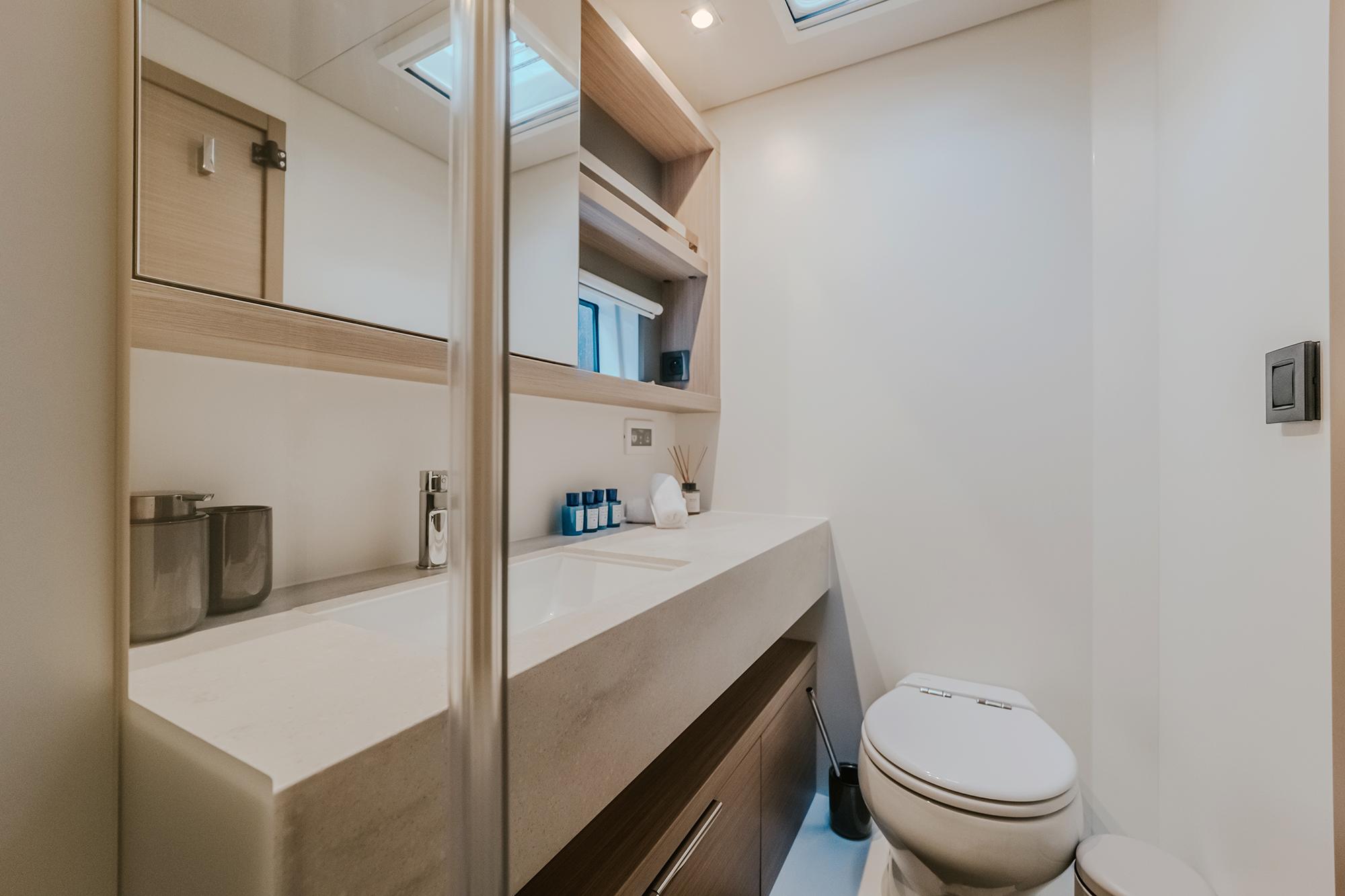 Lagoon 55 - 5 + 2 cab., picture 22