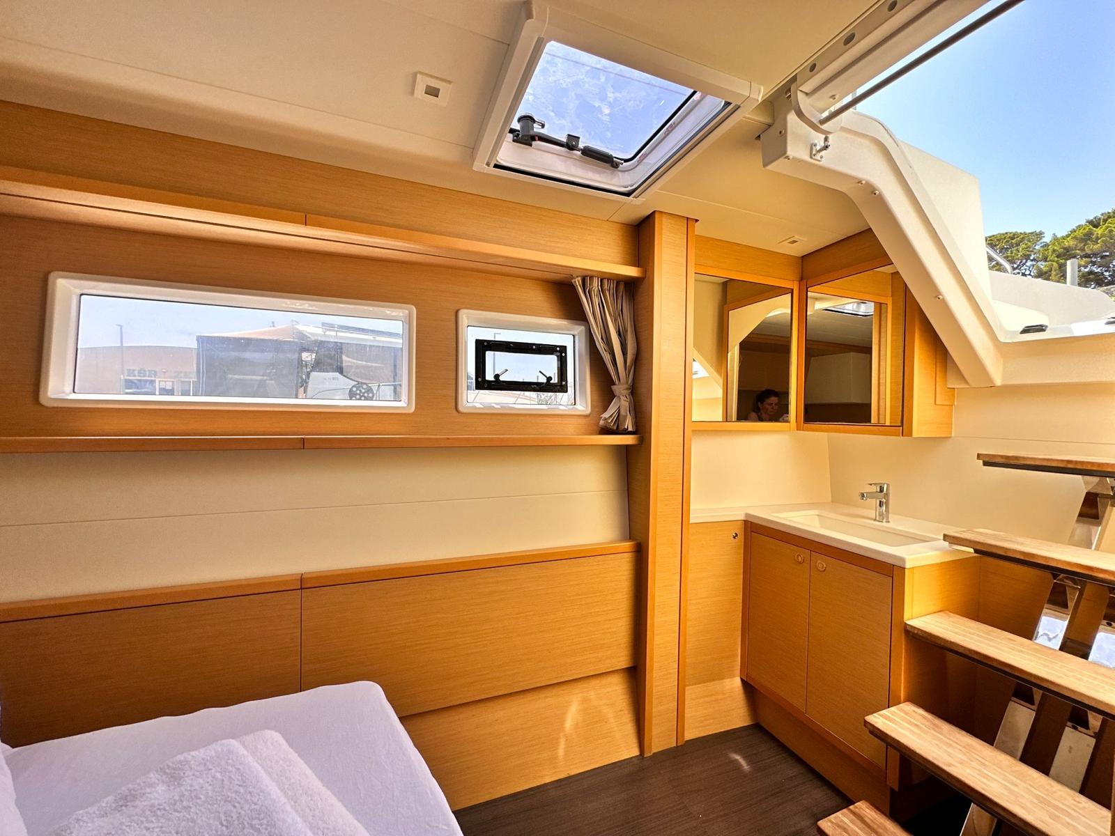 Lagoon 52 F - 6 + 2 cab., picture 16