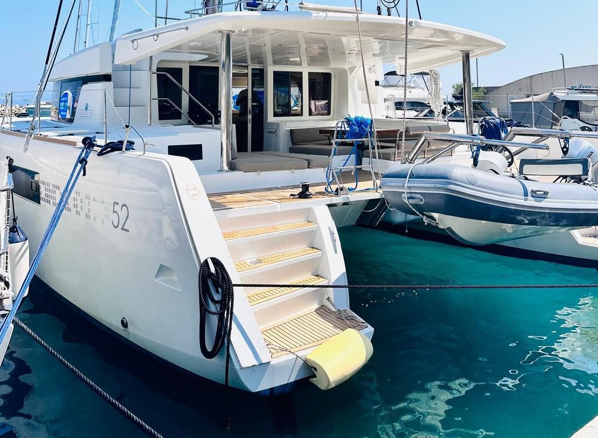 Lagoon 52 F - 6 + 2 cab., picture 3