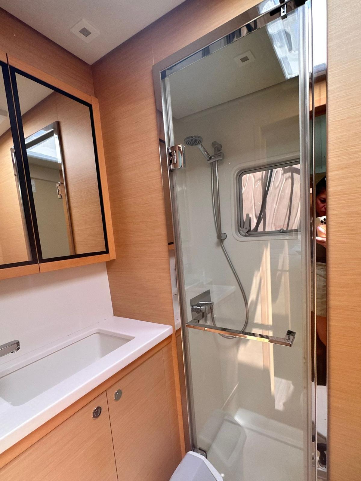 Lagoon 52 F - 6 + 2 cab., picture 24