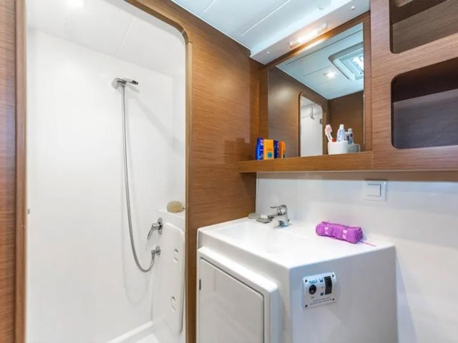 Lagoon 42 - 4 + 1 cab., picture 15