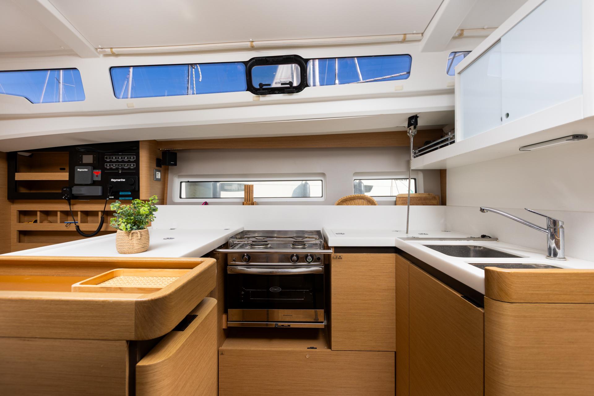 Sun Odyssey 440 - 3 cab., picture 7