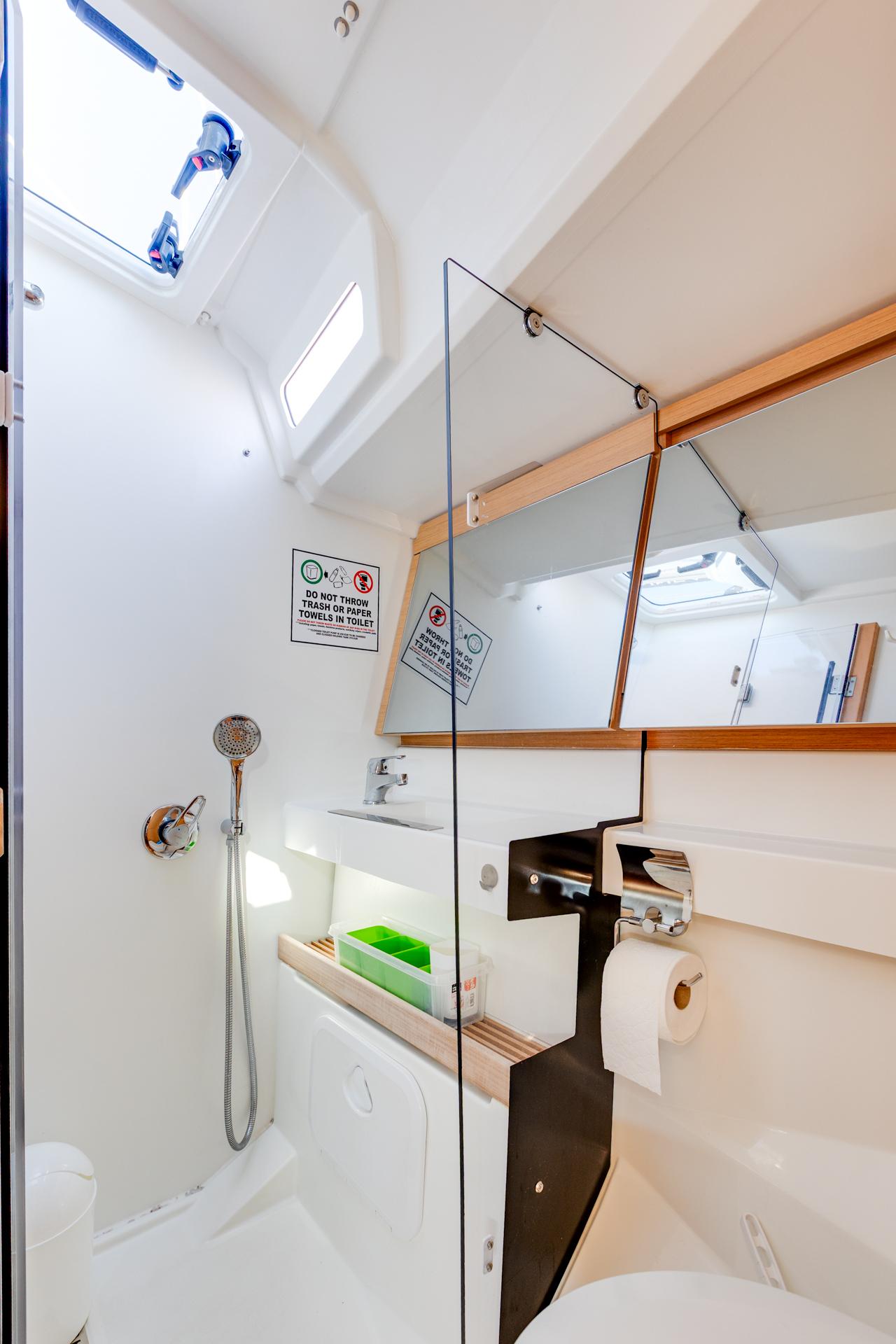 Sun Odyssey 440 - 3 cab., picture 13