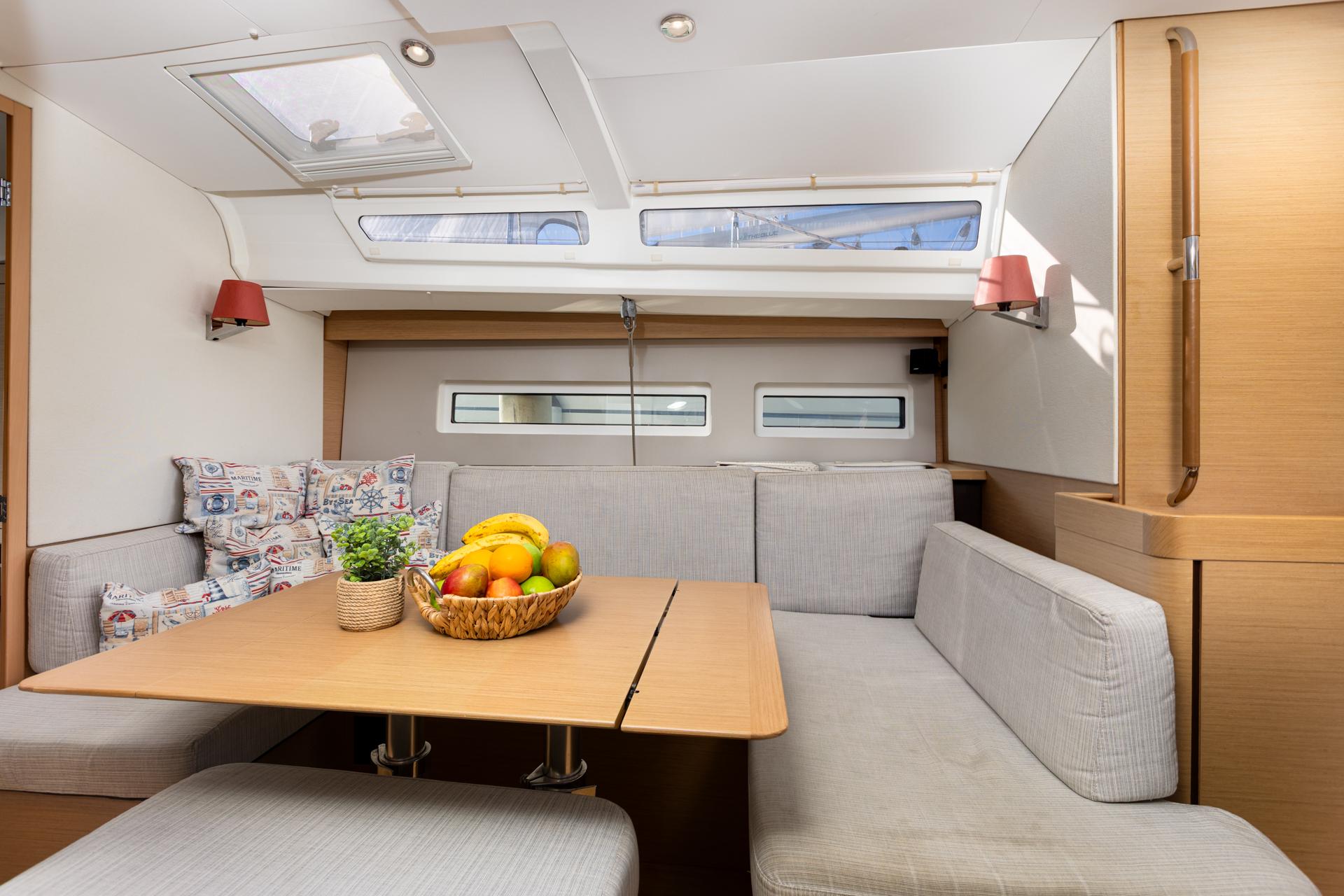 Sun Odyssey 440 - 3 cab., picture 9