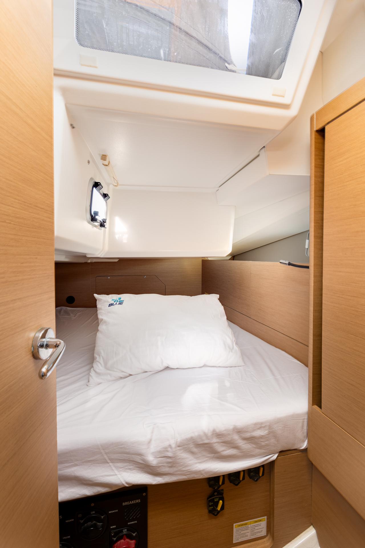 Sun Odyssey 440 - 3 cab., picture 12