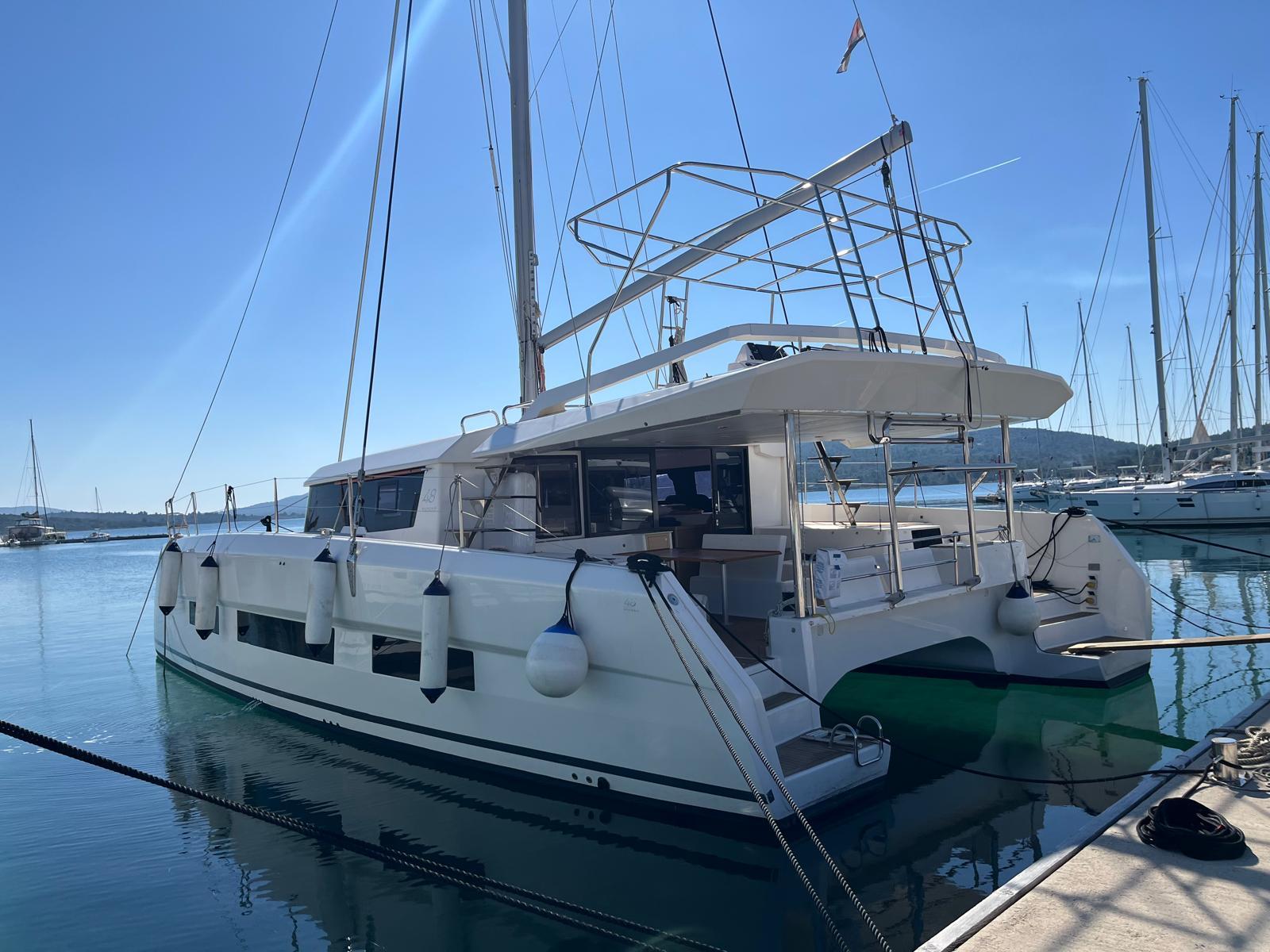 Dufour 48 Catamaran - 5 + 1 cab., picture 1