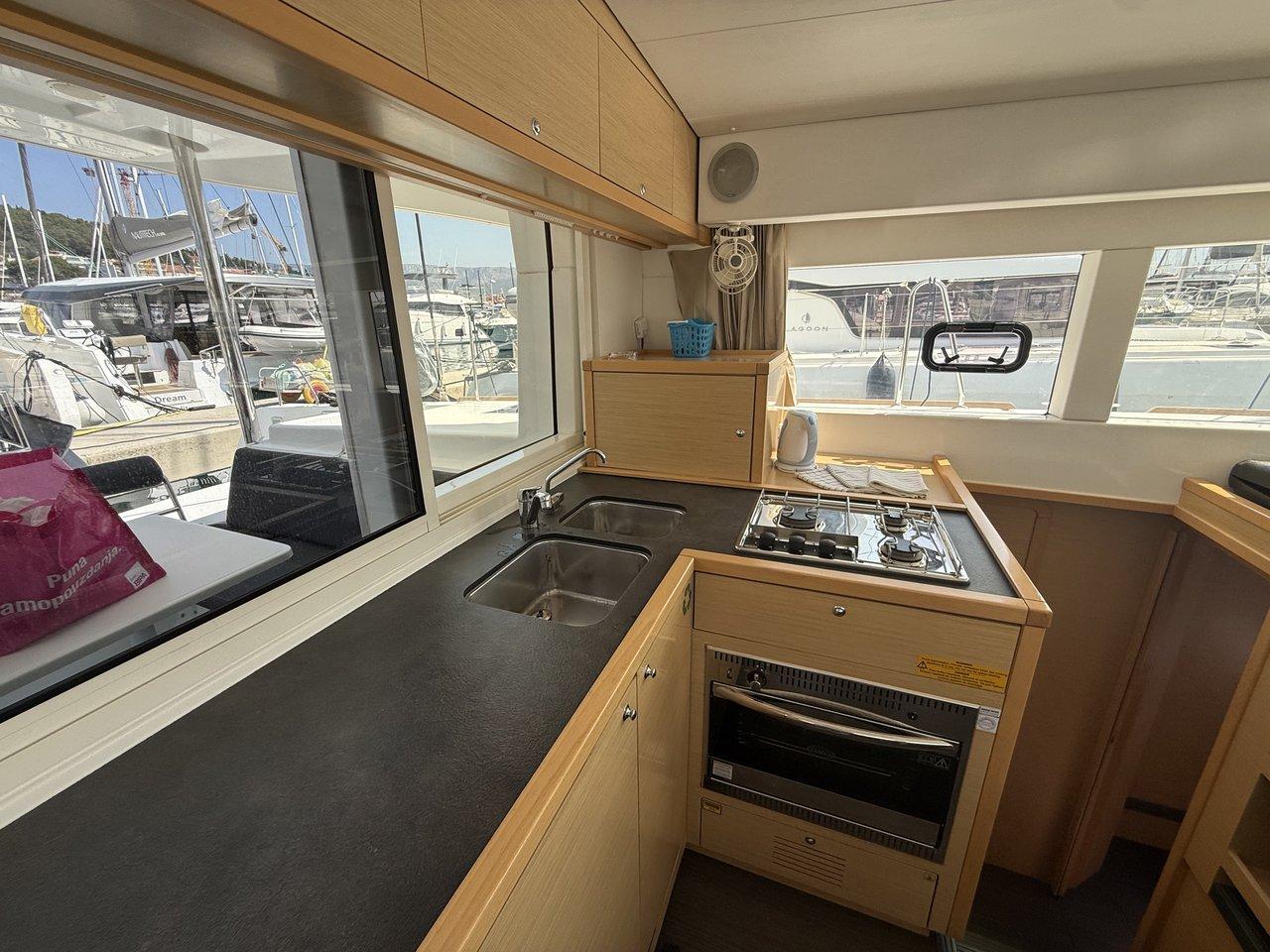 Lagoon 39 - 4 + 2 cab., picture 16