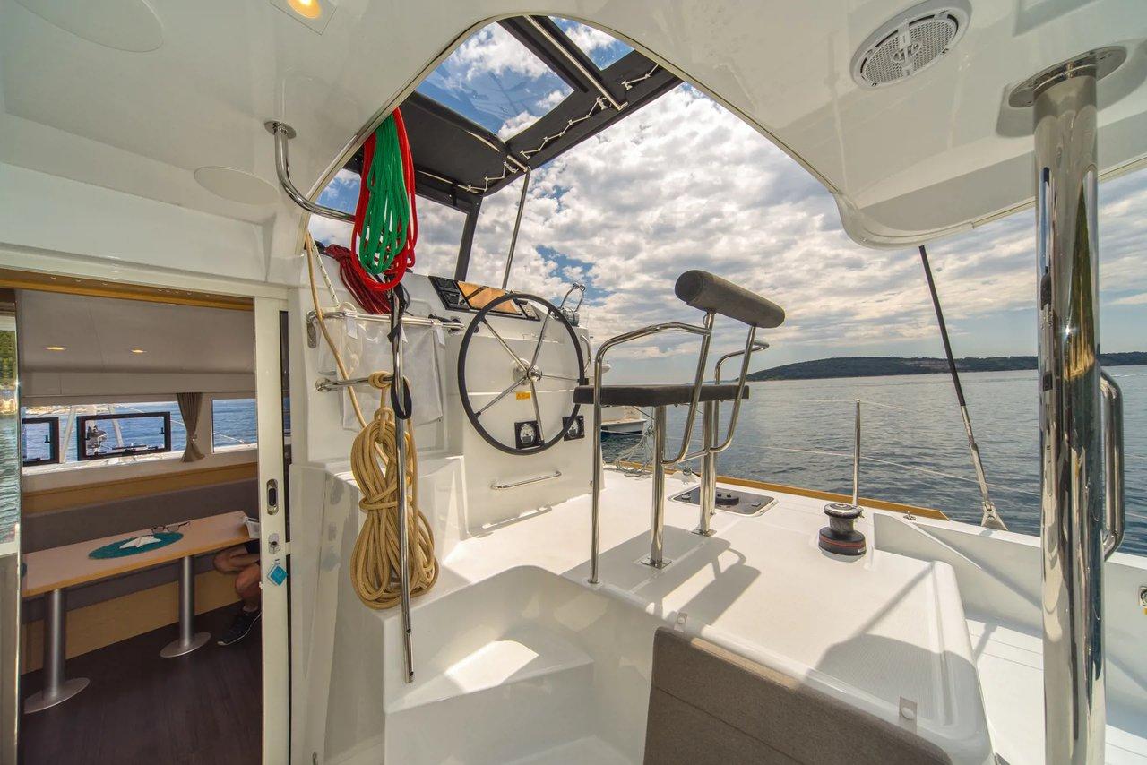 Lagoon 39 - 4 + 2 cab., picture 4