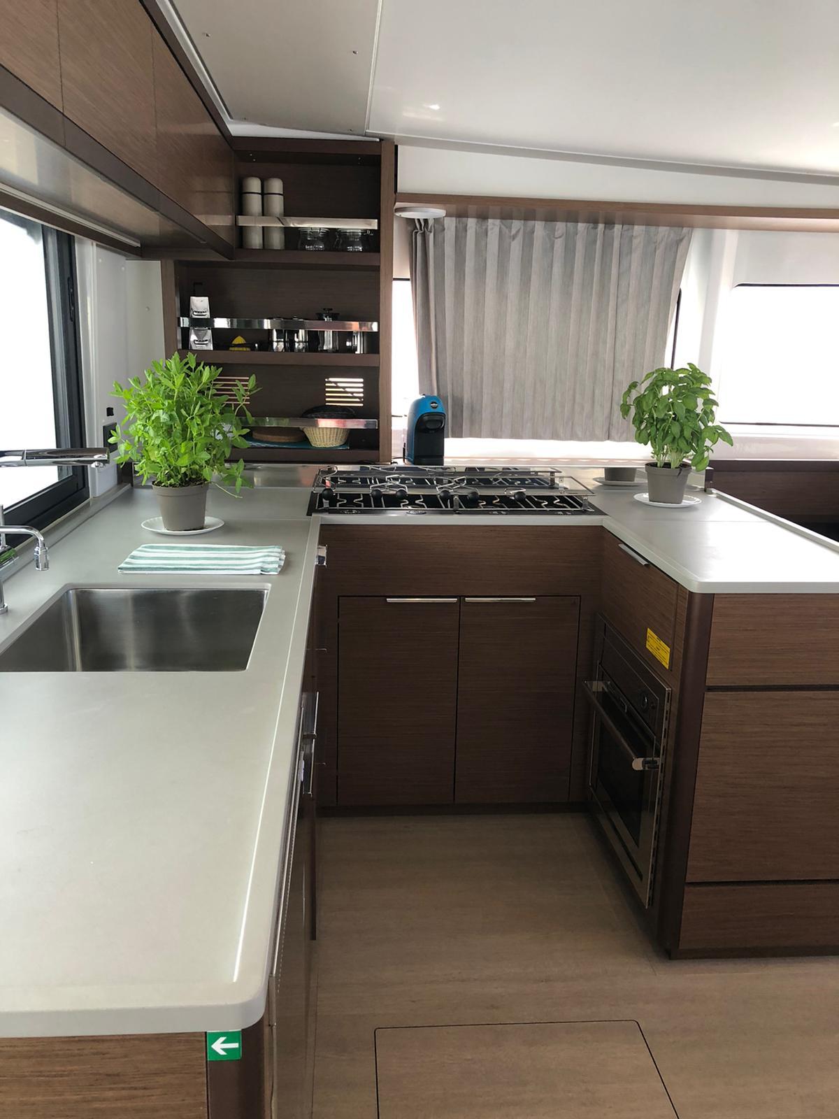 Lagoon 46 Fly, picture 14