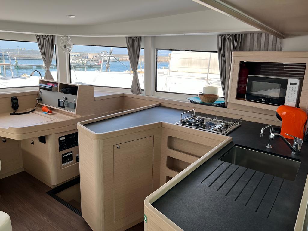 Lagoon 42 - 4 + 2 cab., picture 13