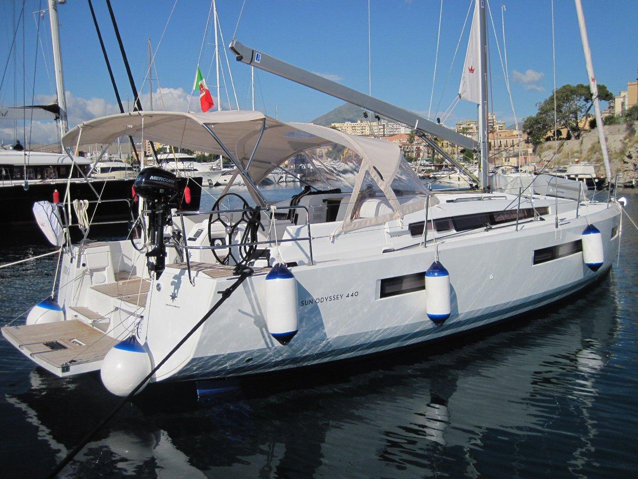 Sun Odyssey 440 - 4 cab., picture 4