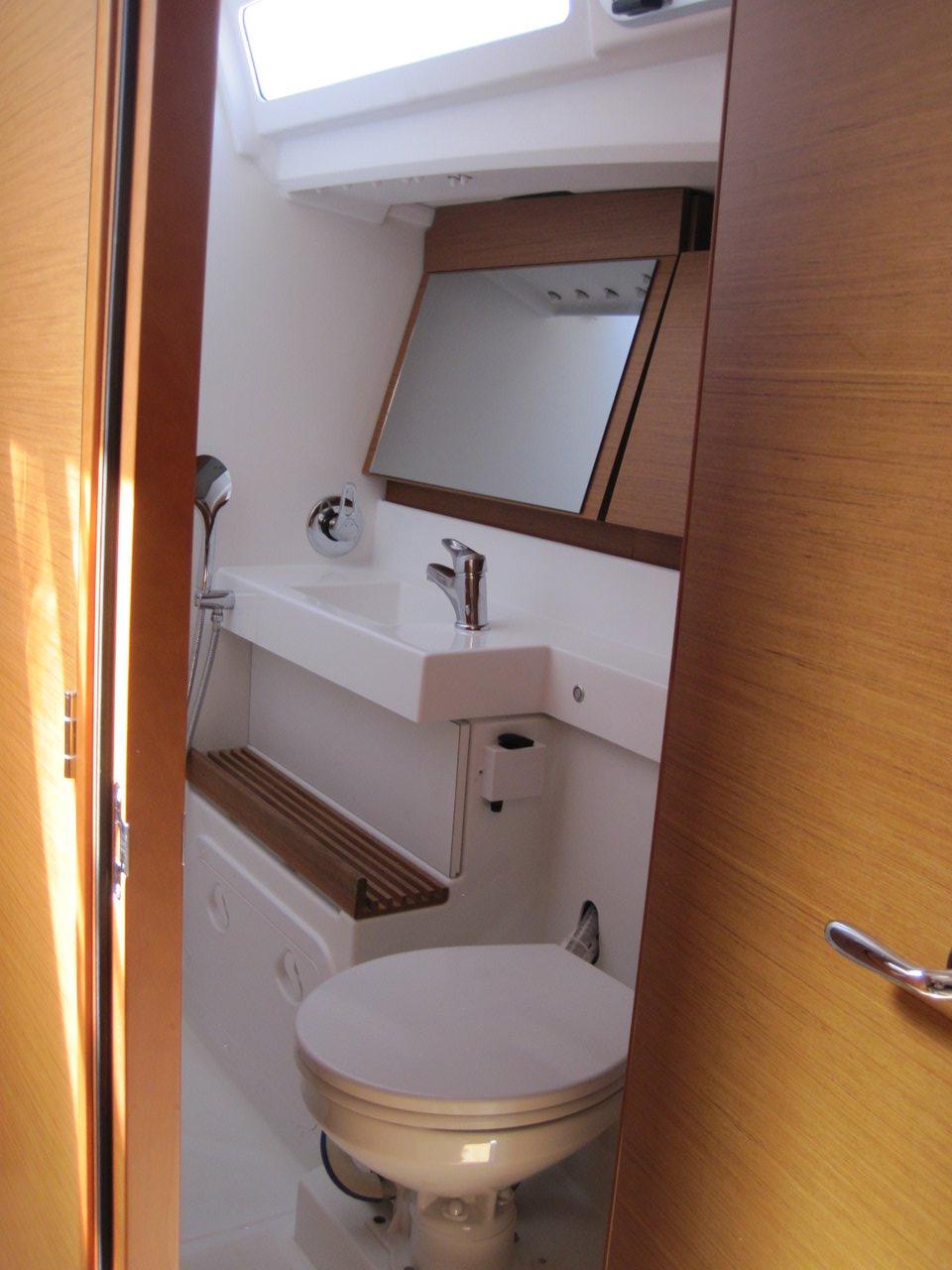 Sun Odyssey 440 - 4 cab., picture 27