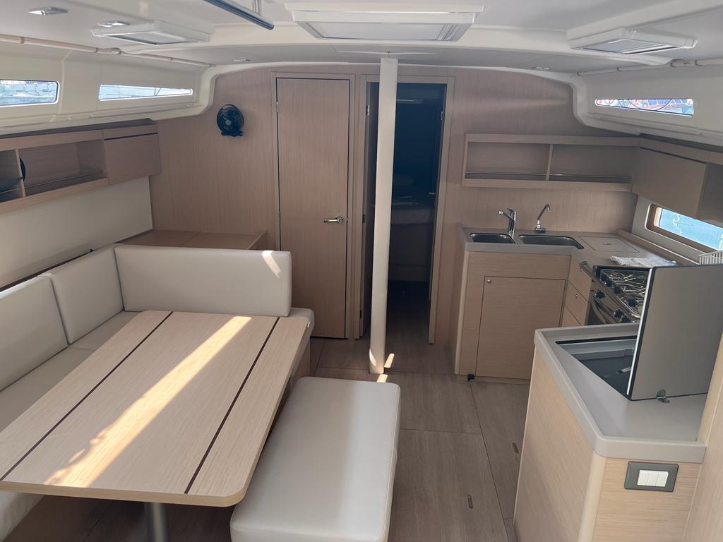 Oceanis 40.1, picture 15