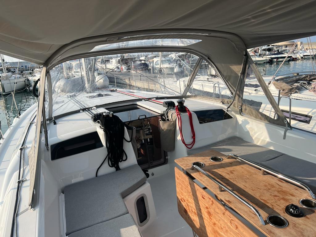 Oceanis 40.1, picture 5