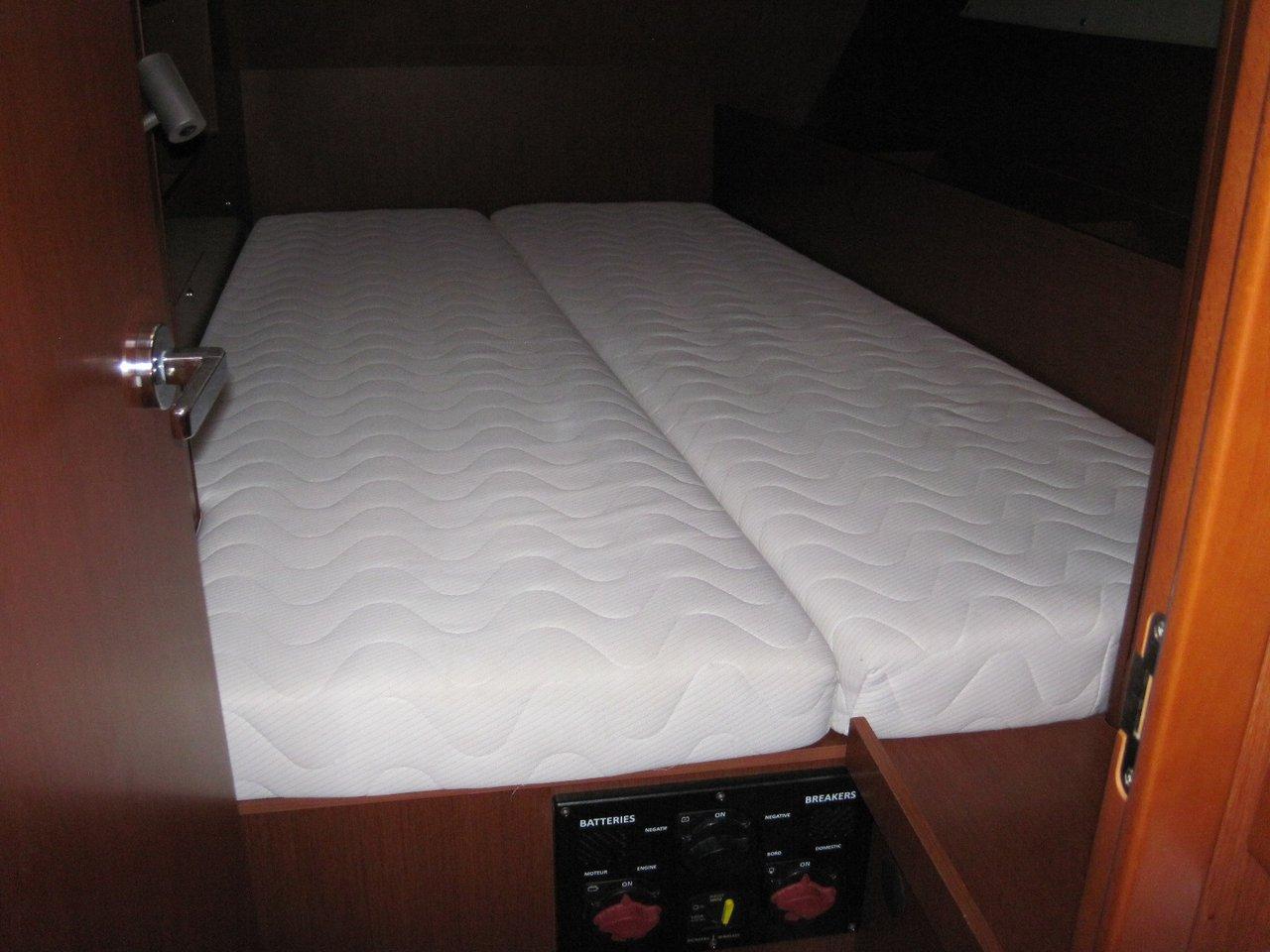 Oceanis 41.1, picture 18