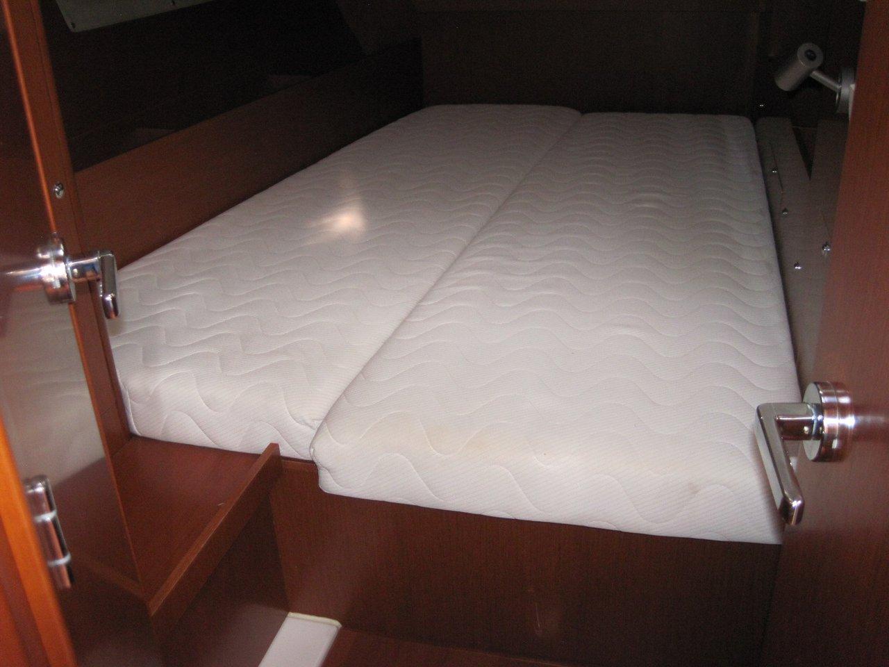 Oceanis 41.1, picture 19