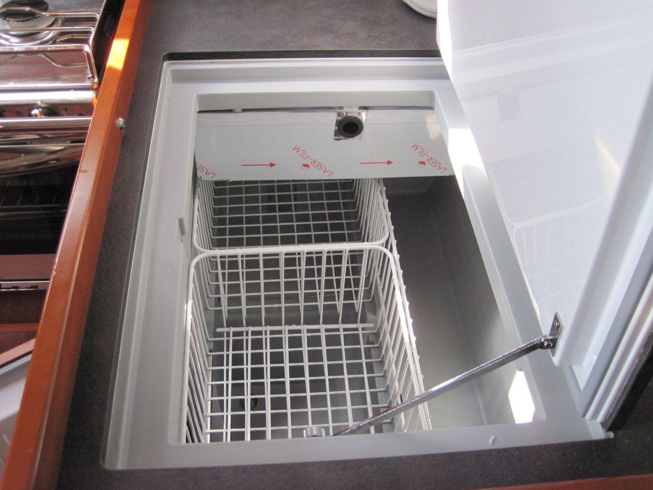 Oceanis 41.1, picture 27