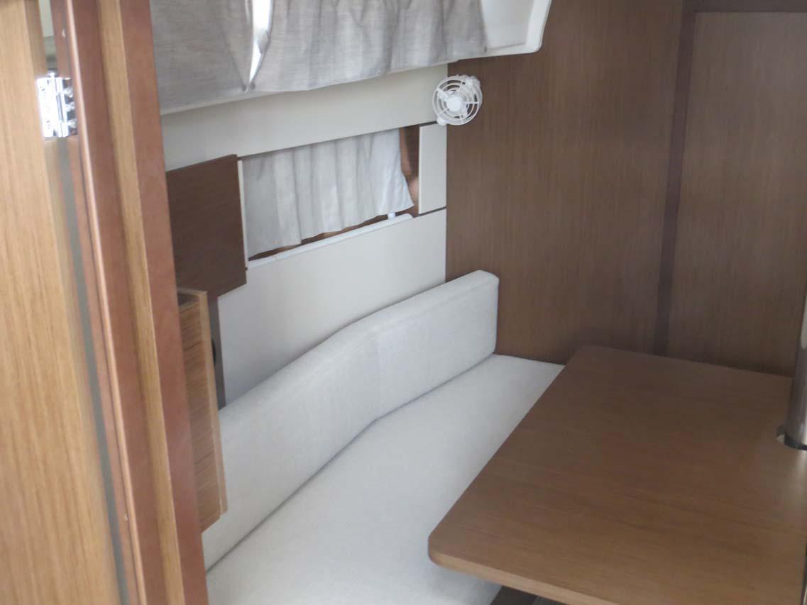 Oceanis 38.1, picture 8