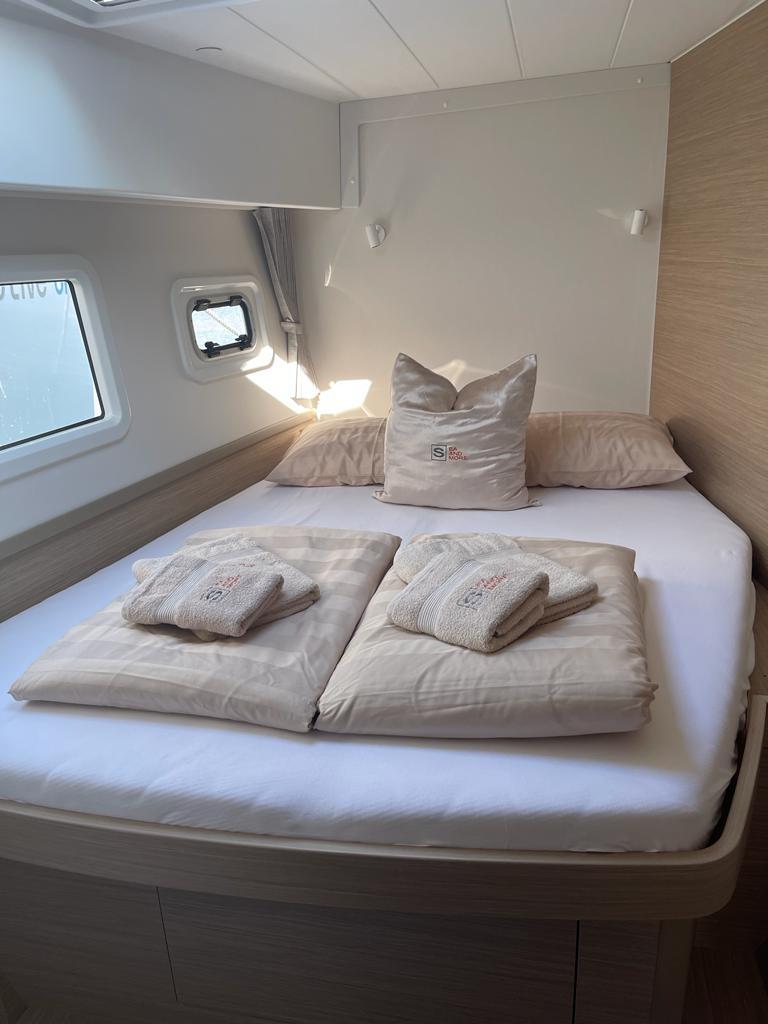 Lagoon 42 Millenium, picture 10