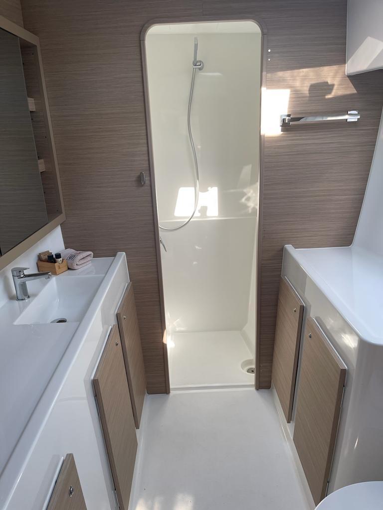 Lagoon 42 Millenium, picture 13