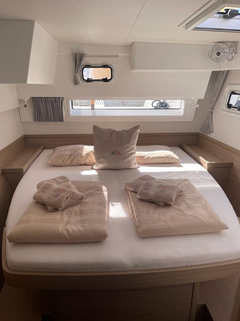 Lagoon 42 Millenium, picture 12