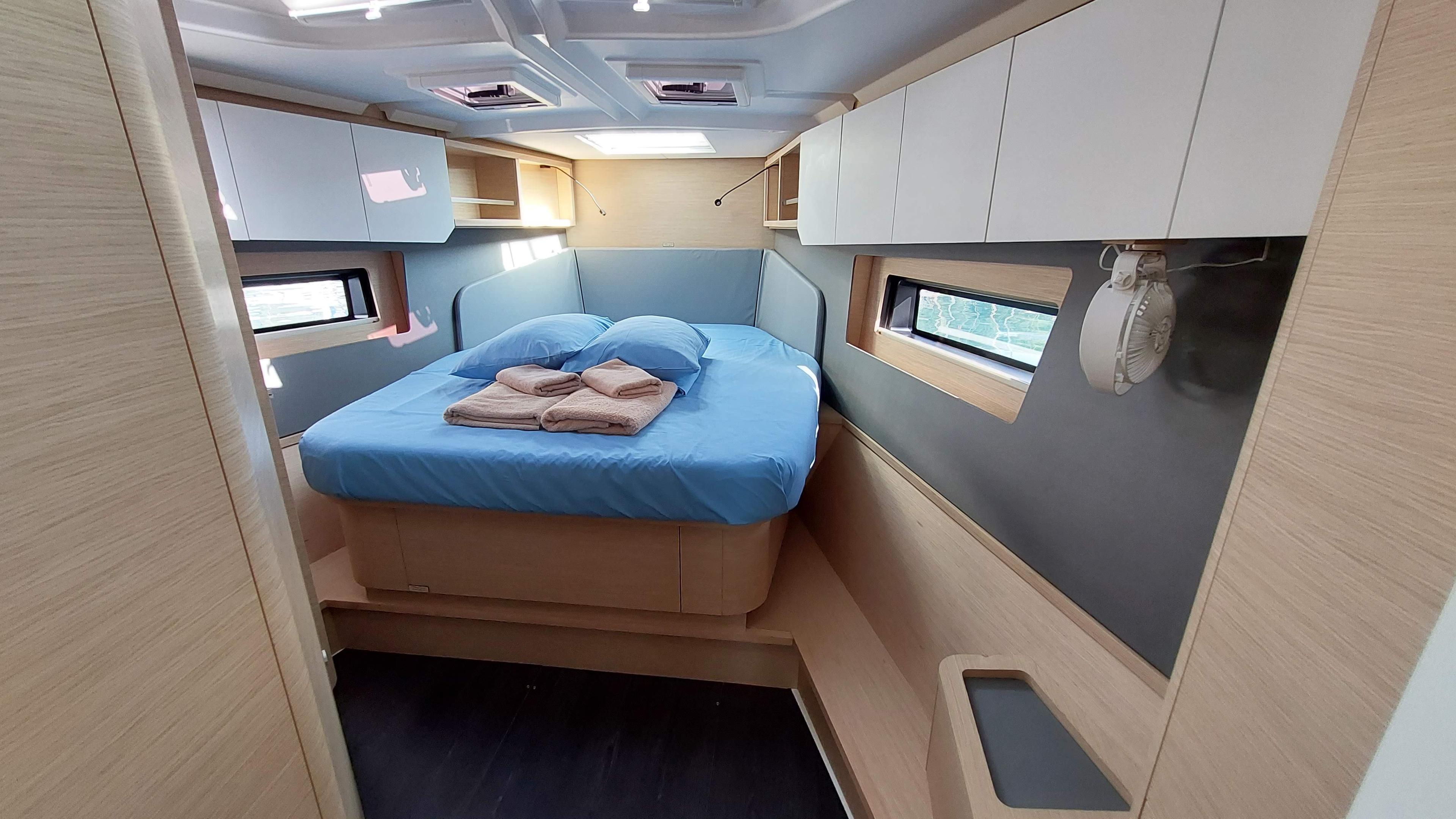 Dufour 41 - 3 cab., picture 10