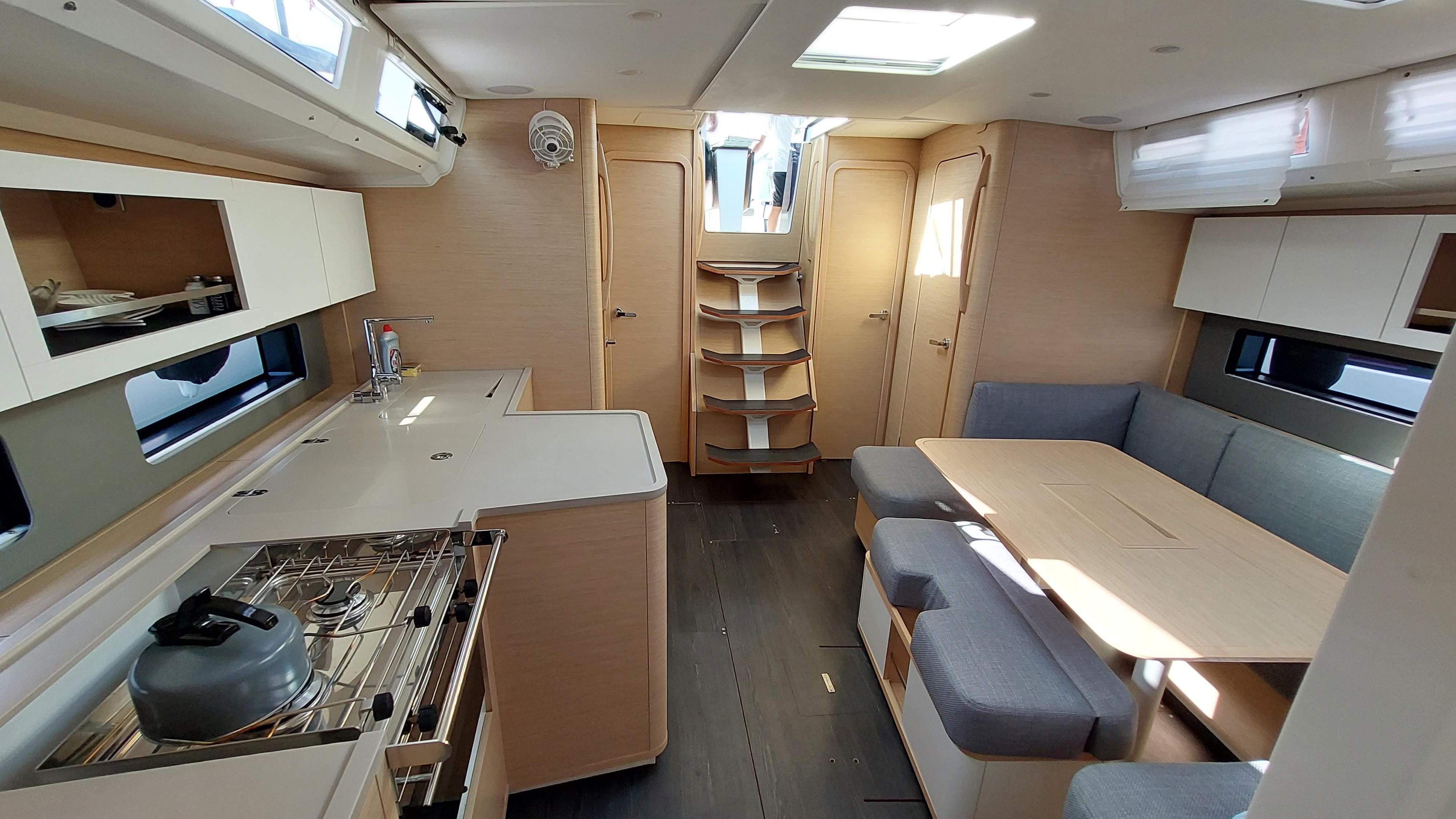Dufour 41 - 3 cab., picture 8
