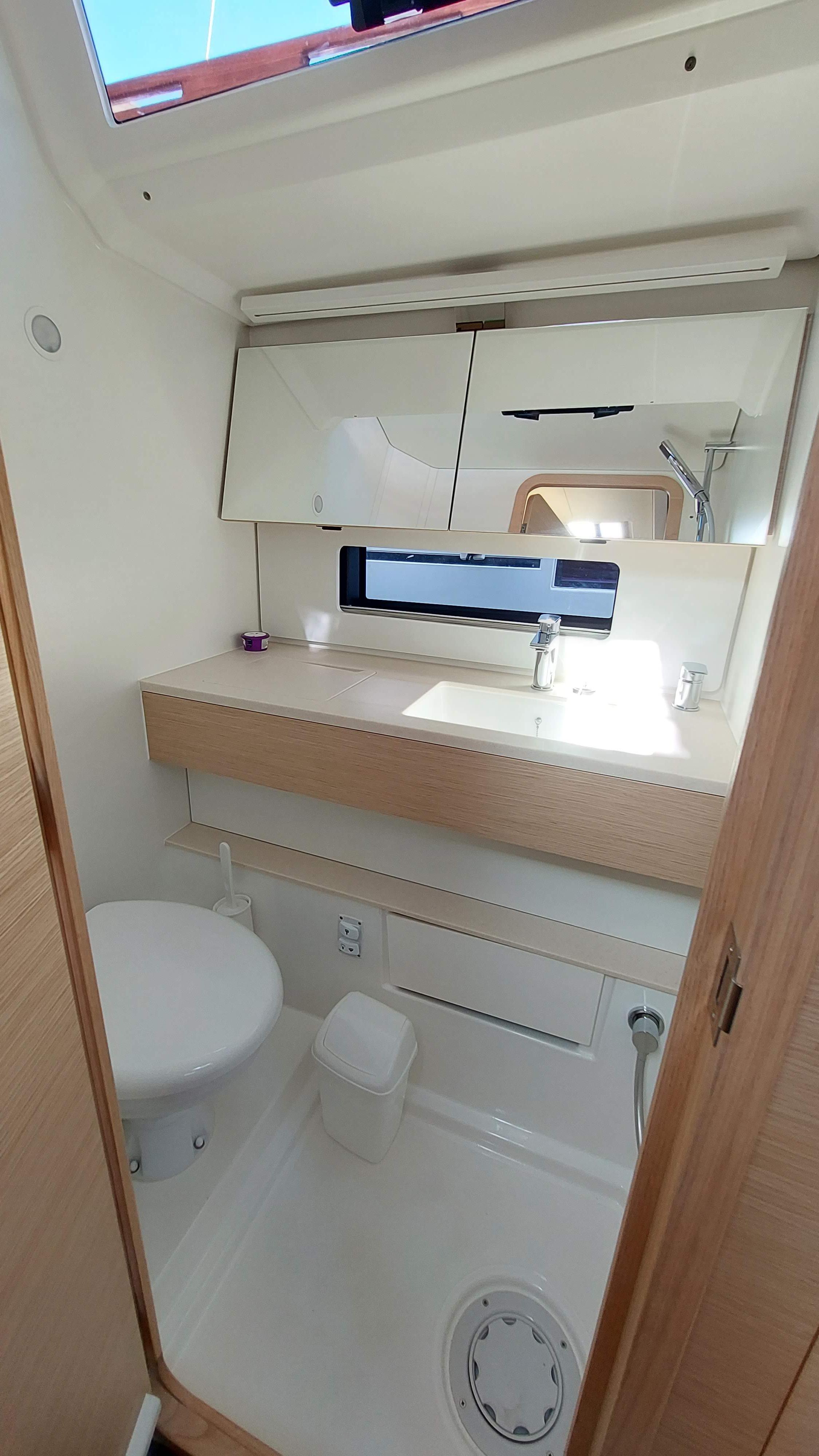 Dufour 41 - 3 cab., picture 13