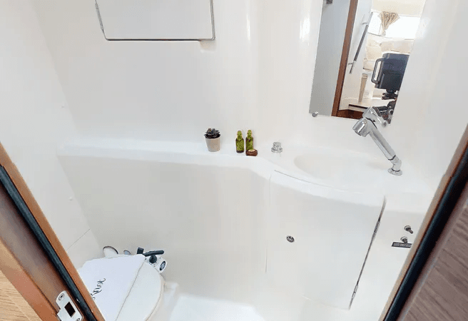 Lagoon 380 S2 - 4 + 2 cab., picture 15